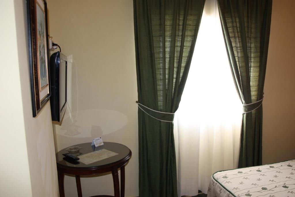 Hotel Frijon Aceuchal Cameră foto